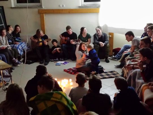 To już półmetek…czyli wieczorne śpiewogranie na zimowisku Hufca Inowłódz w Murzasichle