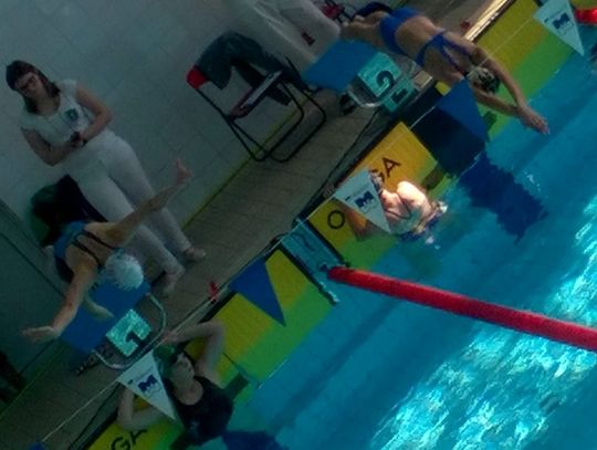 Tomaszowianki na zawodach pływackich w Łodzi