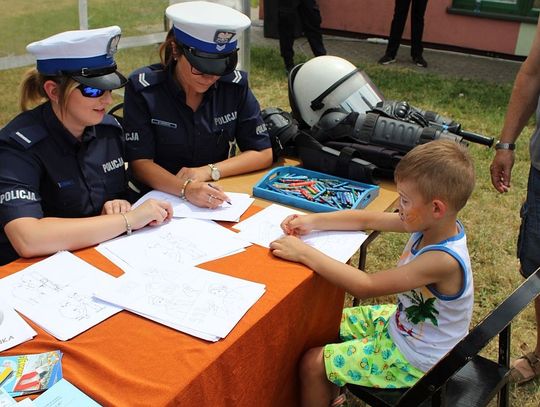 Tomaszowscy policjanci na pikniku rodzinnym z okazji 60-lecia SM Przodownik