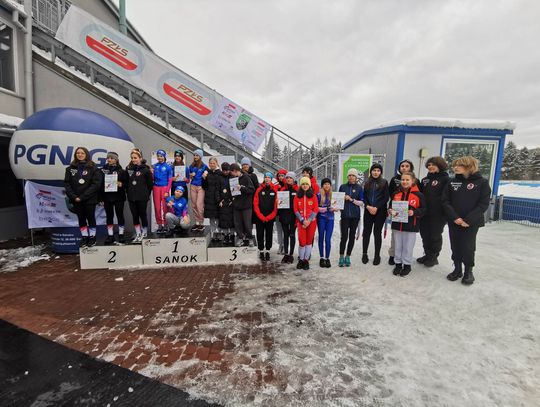 Tomaszowskie kluby łyżwiarskie deklasują konkurencję