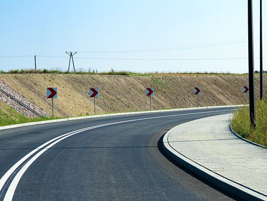 Tomaszowskie tereny inwestycyjne. Nowa droga już gotowa