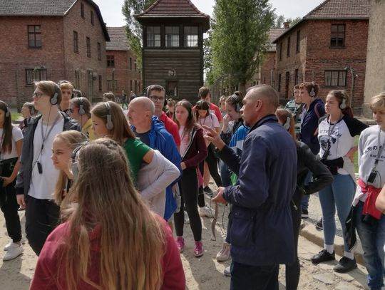 Trudna lekcja historii w Oświęcimiu