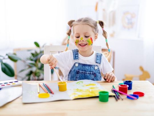 Twórczy rozwój dziecka – jak wspierać wyobraźnię i zdolności manualne w domu Twórczy rozwój dziecka – jak wspierać wyobraźnię i zdolności manualne w domu