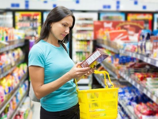 Tylko co czwarty z nas zwraca uwagę na skład kupowanych produktów spożywczych