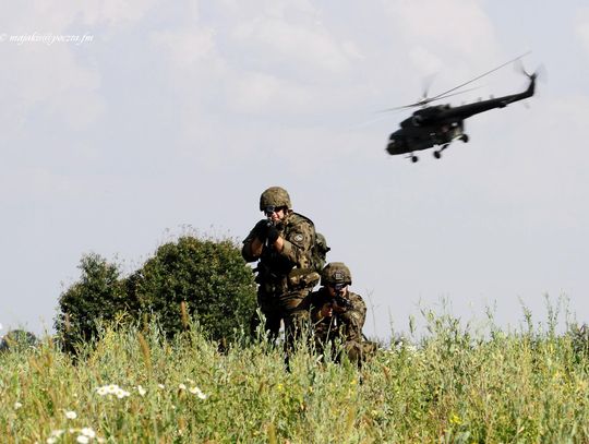 Tysiące osób  wzywanych do wojska