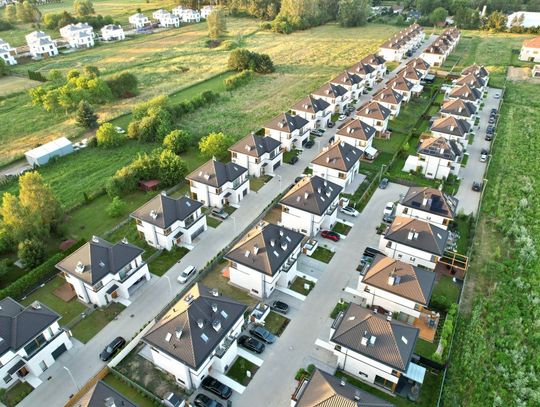 Ucieczka z rynku wtórnego – gdzie dziś warto zamieszkać z rodziną? Ucieczka z rynku wtórnego – gdzie dziś warto zamieszkać z rodziną?