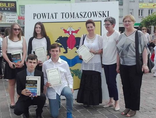 Uczniowie Gimnazjum nr 6 najlepsi w Polsce w konkursie historycznym na Apel Poległych