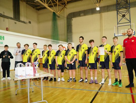 Uczniowie Szkoły Podstawowej nr 1 brązowymi medalistami województwa łódzkiego w koszykówce (IMS).