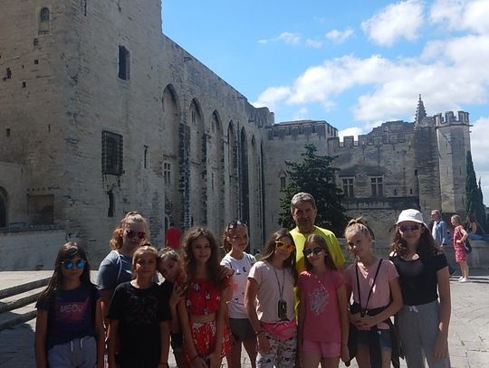 Uczniowie Szkoły Podstawowej nr 14 i Gimnazjum nr 3 lepsi od Francuzów podczas turnieju w Uzes