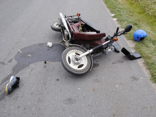 Uderzył w motorowerzystę