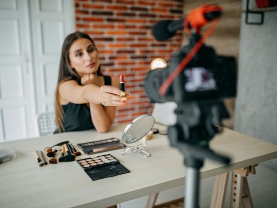 UOKiK bierze się za influencerów. Rozliczy ich za kryptoreklamy 