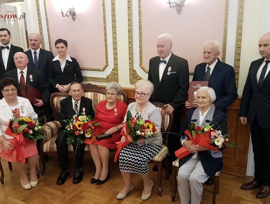 Uroczystość  jubileuszy długoletnich pożyć małżeńskich w USC