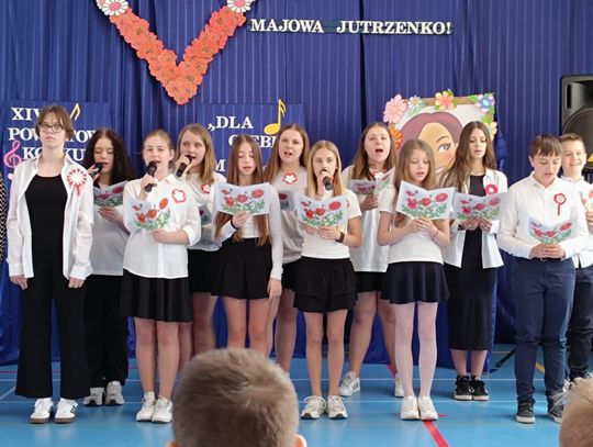 Uroczystość z okazji rocznicy uchwalenia Konstytucji 3 Maja w SP 12 Uroczystość z okazji rocznicy uchwalenia Konstytucji 3 Maja w SP 12