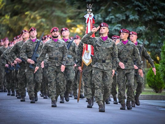 Uroczysty Apel w 25 Brygadzie Kawalerii Powietrznej z okazji Święta Wojsk Lądowych