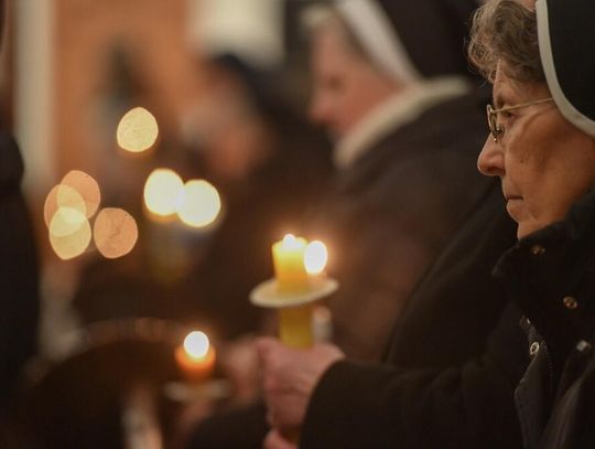 W Kościele 2 lutego kończy się okres trzymania choinek; jedyny dzień, kiedy błogosławi się świece