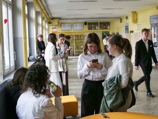 W środę na maturze obowiązkowy egzamin z j. obcego; angielski wybrało 97,8 proc. zdających W środę na maturze obowiązkowy egzamin z j. obcego; angielski wybrało 97,8 proc. zdających