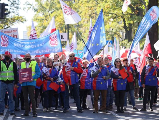 Warszawa: protest nauczycieli pod MEiN