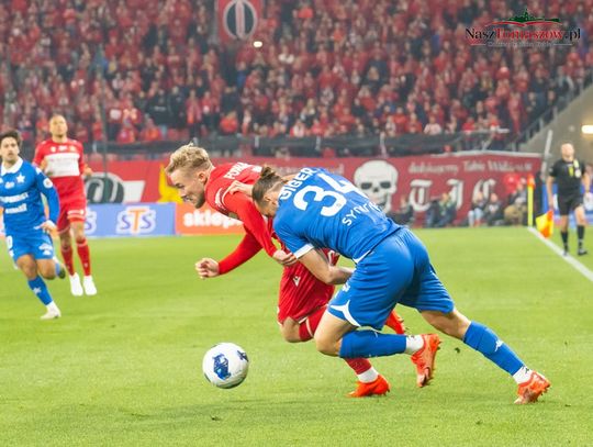 Widzew bez błysku z Wisłą Kraków. Kontrowersyjny karny i świetny Łubik zadecydowały o bezbramkowym remisie