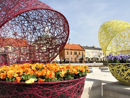 Wielkanocne ozdoby w centrum miasta 