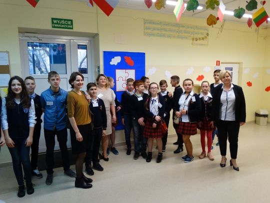 Wizyta uczniów z Litwy w tomaszowskiej &quot;Dwunastce&quot;