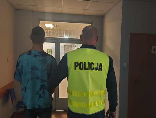 Włamali się do garażu rodzinnego domu dziecka. Zatrzymani 18- i 20-latek usłyszeli łącznie 14 zarzutów