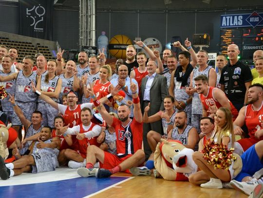 Wojskowi kontra Gortat Team