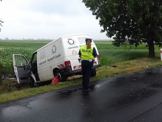 Wypadek drogowy w Jankowie. Policja apeluje o ostrożność