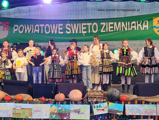 XVIII Powiatowe Święto Ziemniaka w Brzustowie — reportaż z miejsca, gdzie pachnie ogniskiem i konkurencją