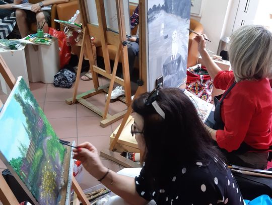 Z pasji do sztuki – zajęcia plastyczne z Mirosławem Bernackim w MCK „Tkacz” Z pasji do sztuki – zajęcia plastyczne z Mirosławem Bernackim w MCK „Tkacz”