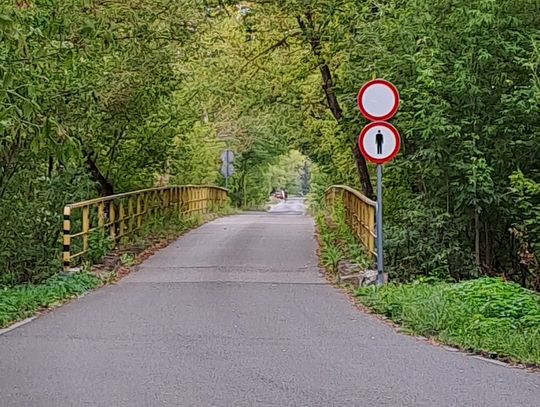 Z tymi znakami, ktoś chyba przesadził