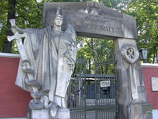 Za wyjazd na pogrzeb zapłacił podatnik