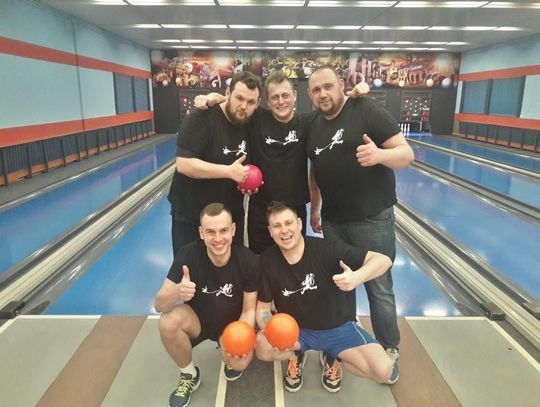 Zakończyli sezon na kręgielni