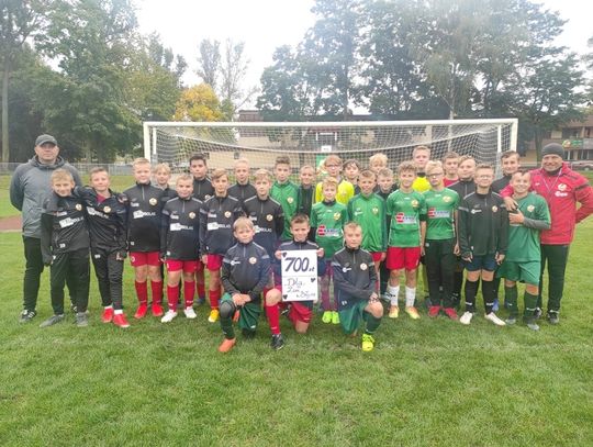 Zawodnicy Lechii Tomaszów z roczników 2008 i 2009 też pomagają Zosi  