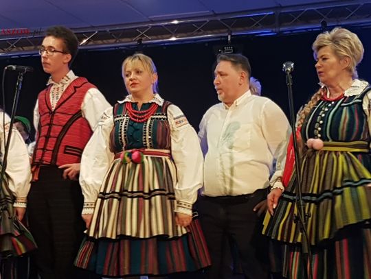 Zespół Pieśni i Tańca CIEBŁOWIANIE na XV Powiatowym Spotkaniu Noworocznym Zespół Pieśni i Tańca CIEBŁOWIANIE na XV Powiatowym Spotkaniu Noworocznym