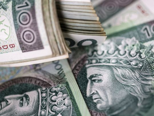 Złoty po wtorkowym umocnieniu pozostaje stabilny