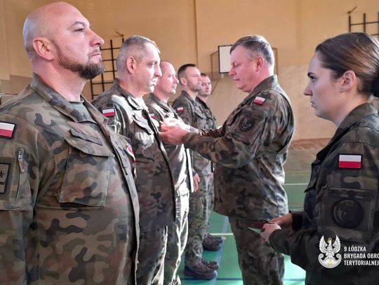 Żołnierze 9 ŁBOT otrzymali awanse, odznaczenia i wyróżnienia