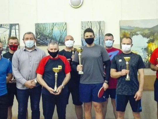 Zwycięzcy tenisowych rozgrywek nagrodzeni