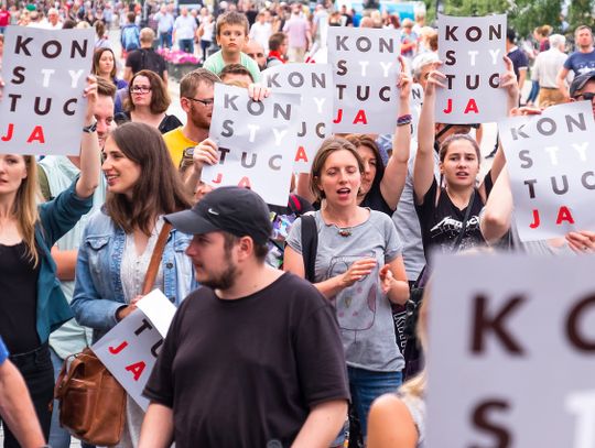 Żydzi, geje, sufrażystki.... PiS zrobi z Wami porządek... z cyklistami też 