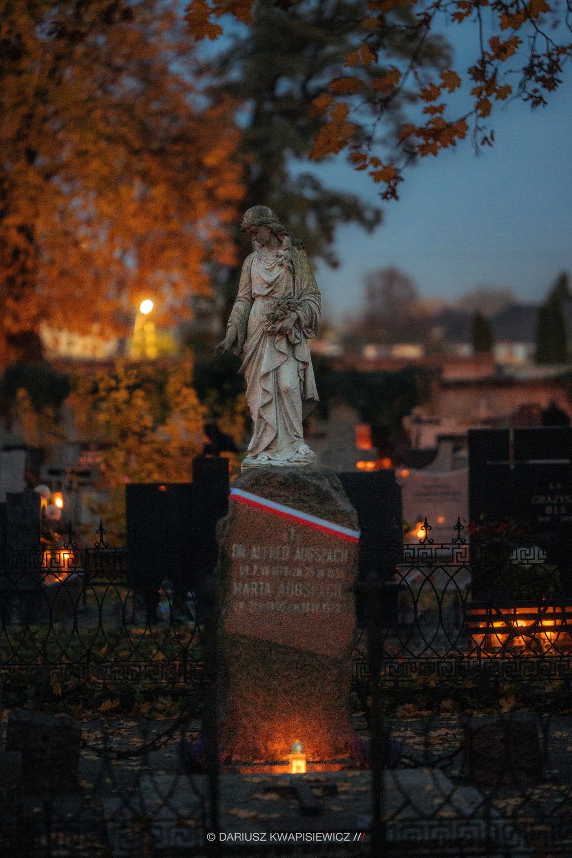 1 listopada w Kościele katolickim przypada uroczystość Wszystkich Świętych 1 listopada w Kościele katolickim przypada uroczystość Wszystkich Świętych