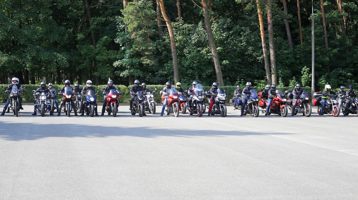 1600 motocyklistów odwiedziło groby 123 polskich żołnierzy poległych na misjach