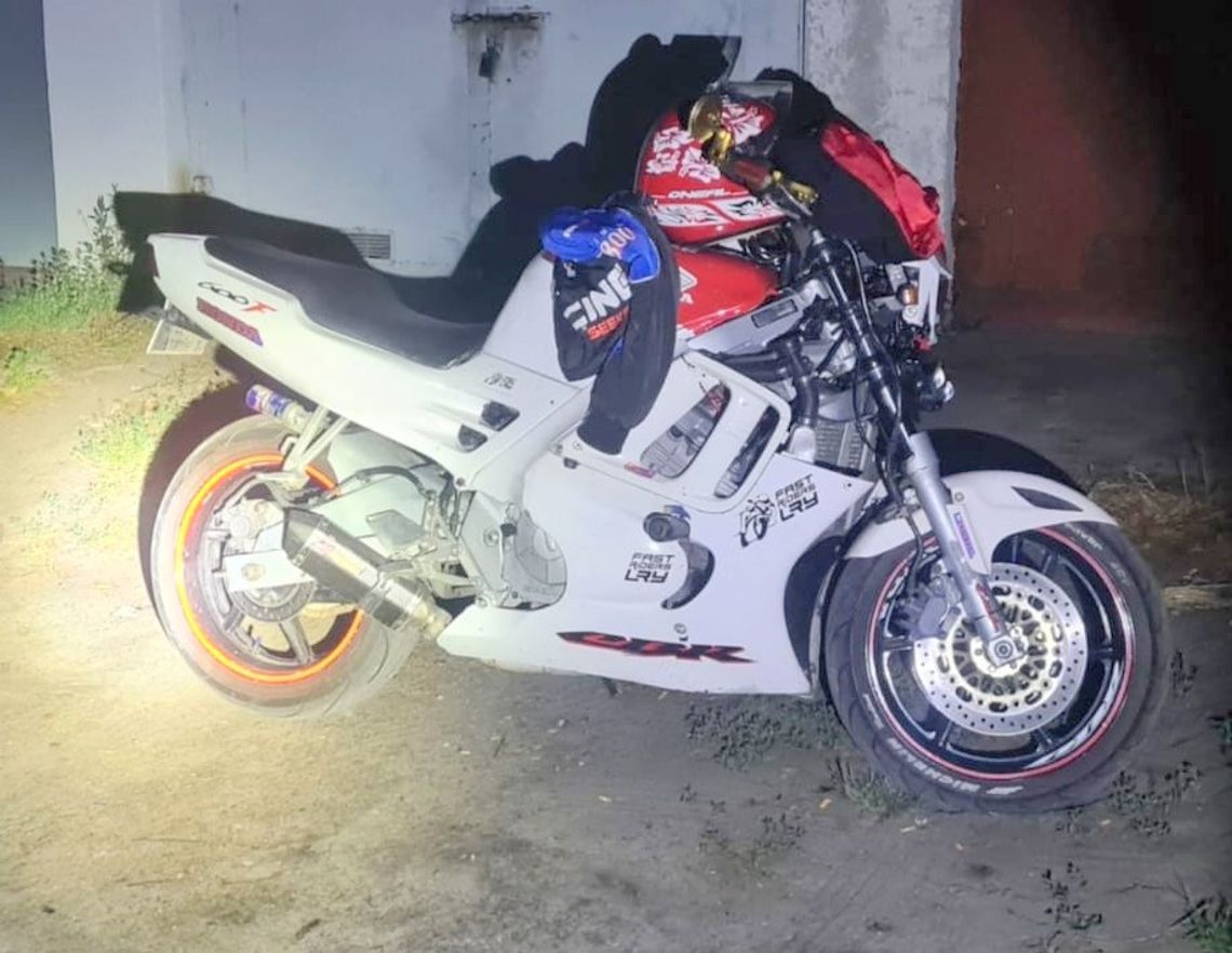 18-latek z 15-latką uciekali motocyklem przed policją