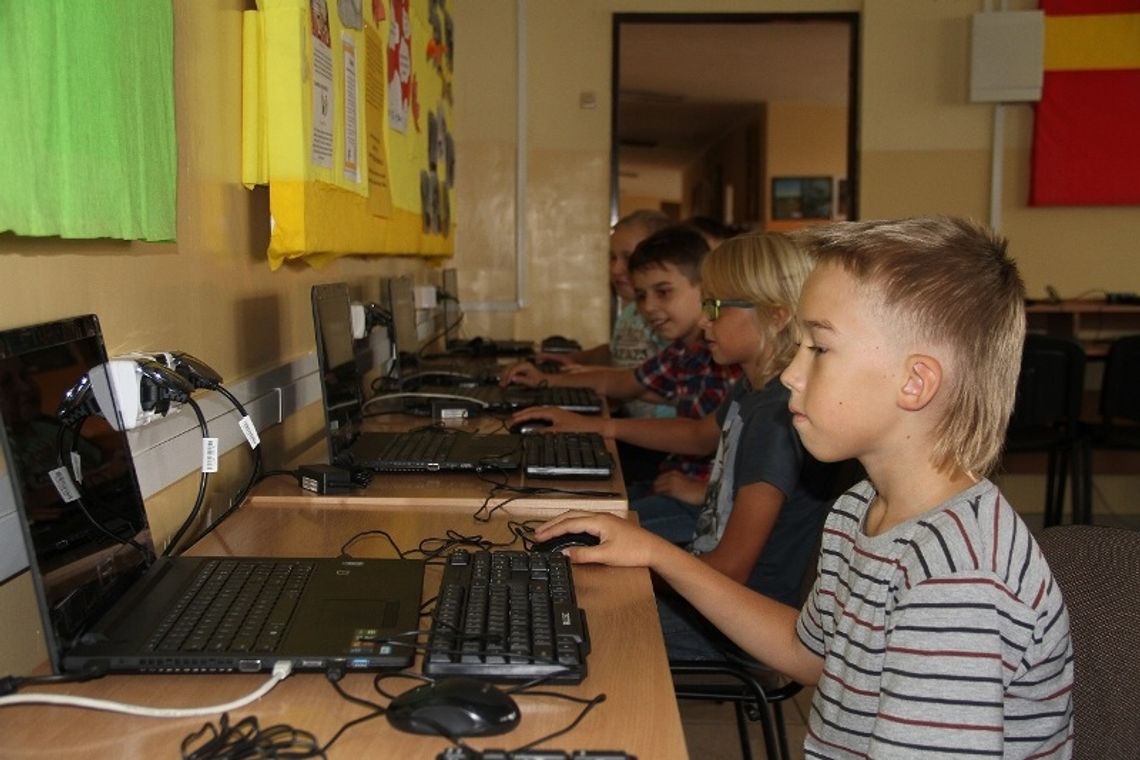 200 laptopów dla dzieci z tomaszowskich szkół