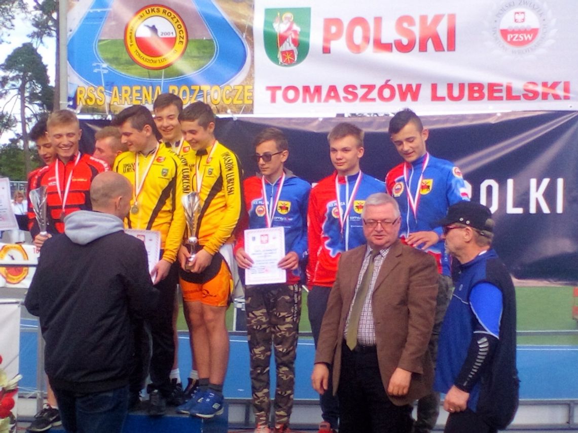 22 medale Torowych Mistrzostw Polski w jeździe szybkiej na wrotkach dla Tomaszowa