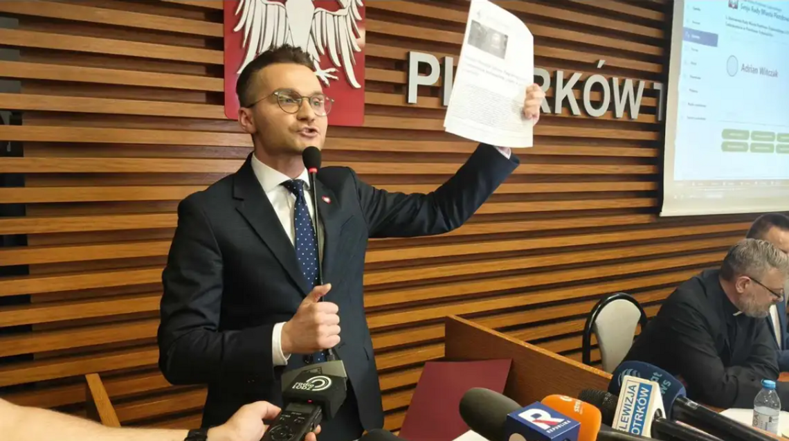 450 tysięcy na prowadzenie biura? Tyle ma do dyspozycji Adrian Witczak w ciągu roku
