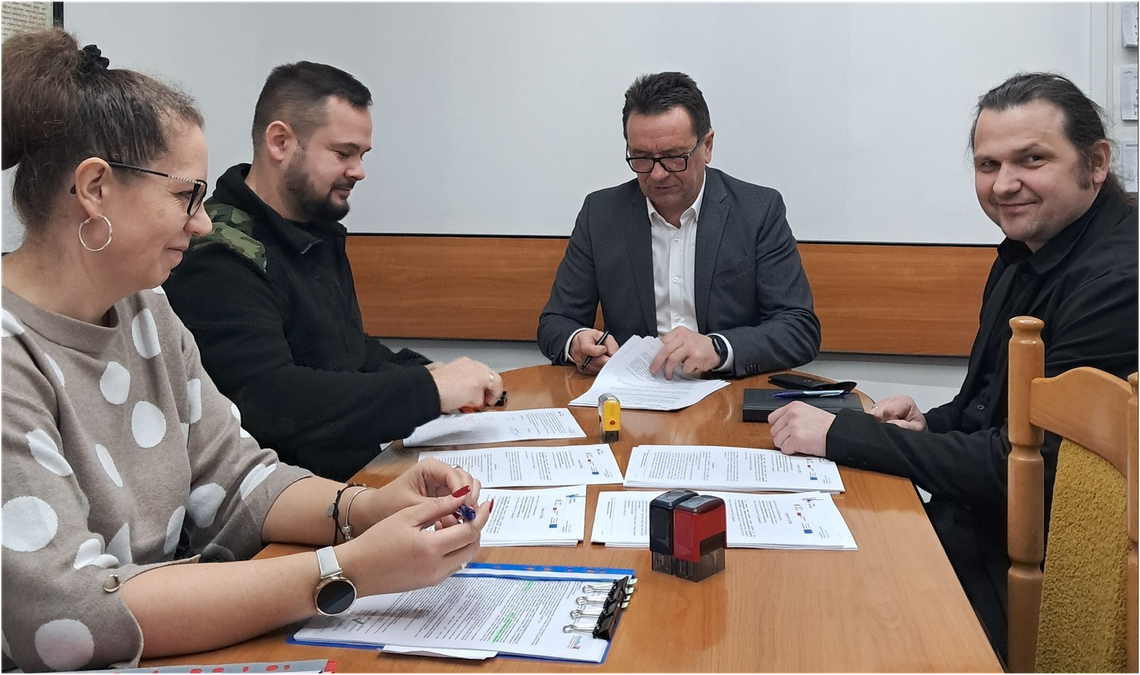 Inowłódz rusza z dużą inwestycją w wodę i kanalizację. Umowy podpisane