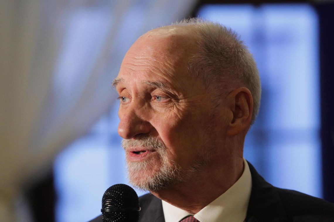 A. Macierewicz o likwidacji podkomisji smoleńskiej: to bezprawie MON; podkomisja będzie działać zgodnie z prawem do sierpnia 2024 r.