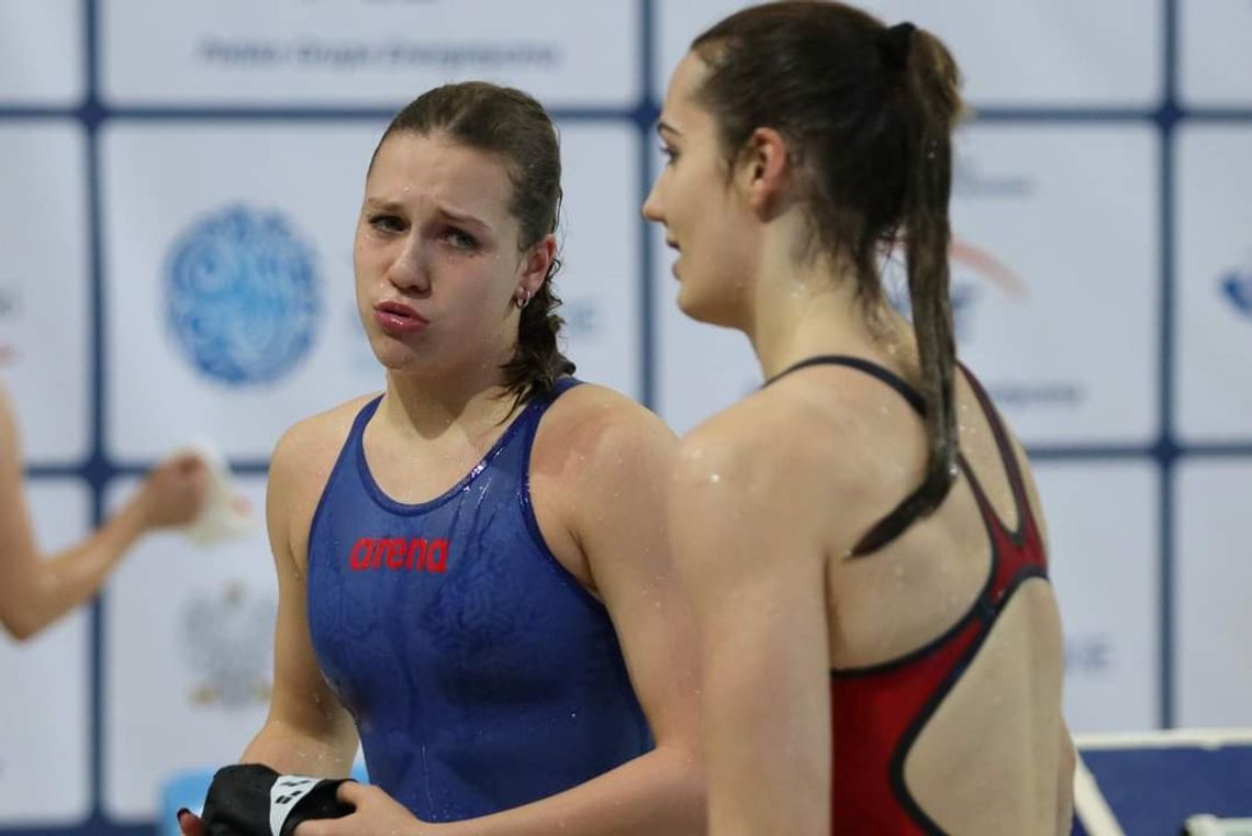 Ada Lewandowska z kolejnymi historycznymi medalami  Mistrzostw Polski w pływaniu, Laura Stępień w finałach.