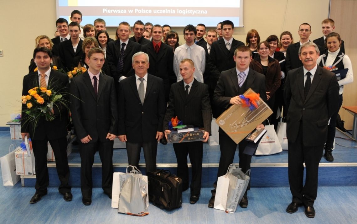 Aleksander Krawczyk z ZSP nr 3 w II etapie Ogólnopolskiej Olimpiady Logistycznej Aleksander Krawczyk z ZSP nr 3 w II etapie Ogólnopolskiej Olimpiady Logistycznej