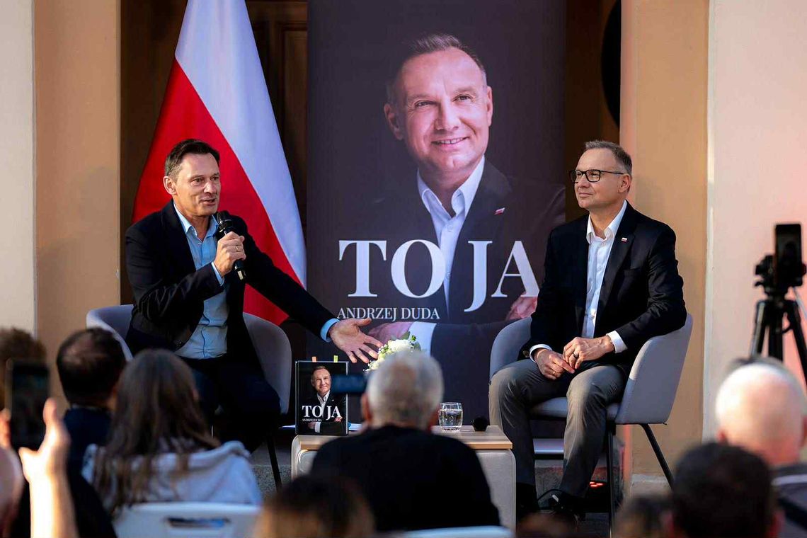 Andrzej Duda spotkał się z mieszkańcami Tomaszowa. Promocja książki „To ja” w muzealnym plenerze