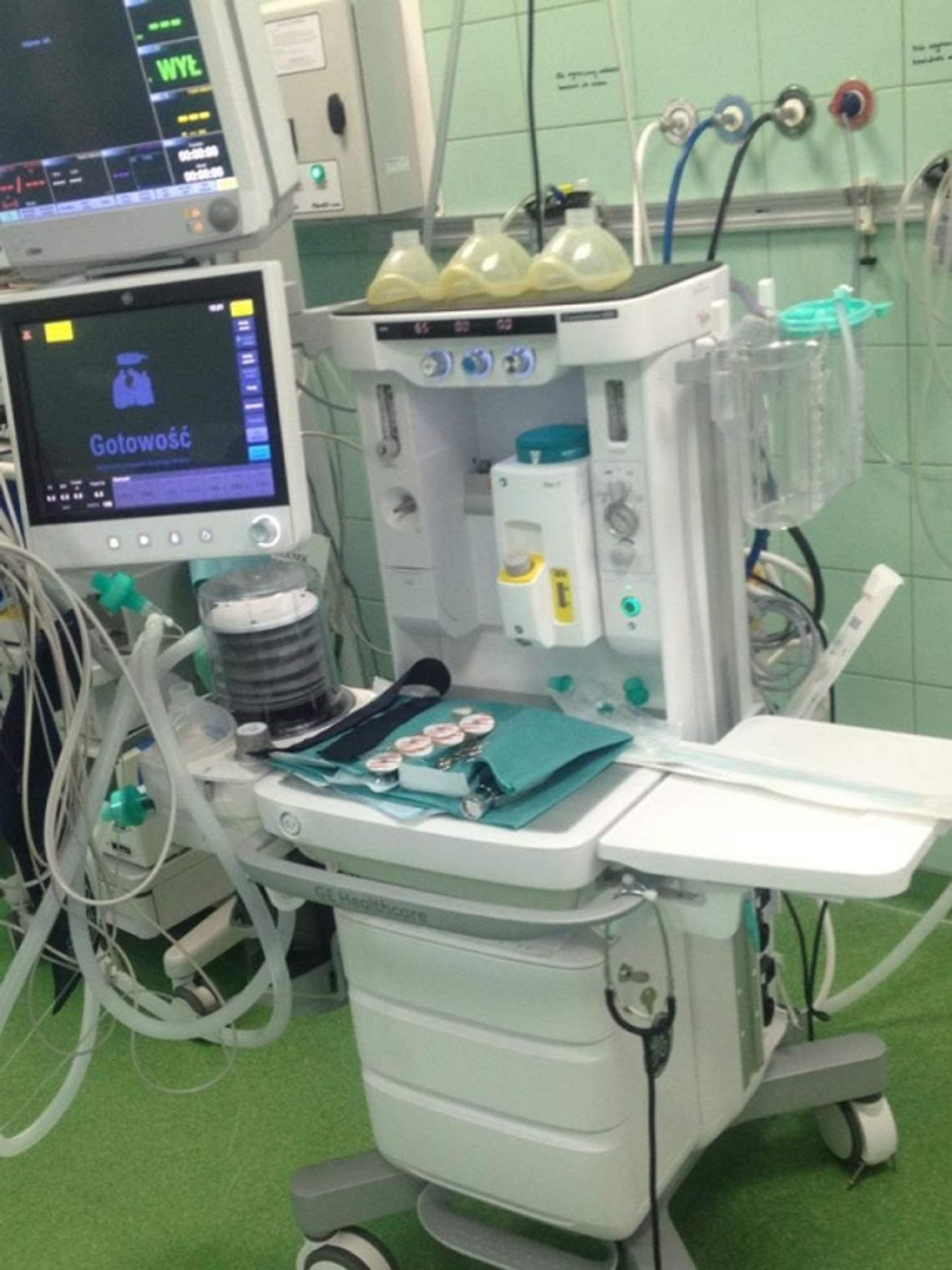 Anestezjolodzy z nowym sprzętem